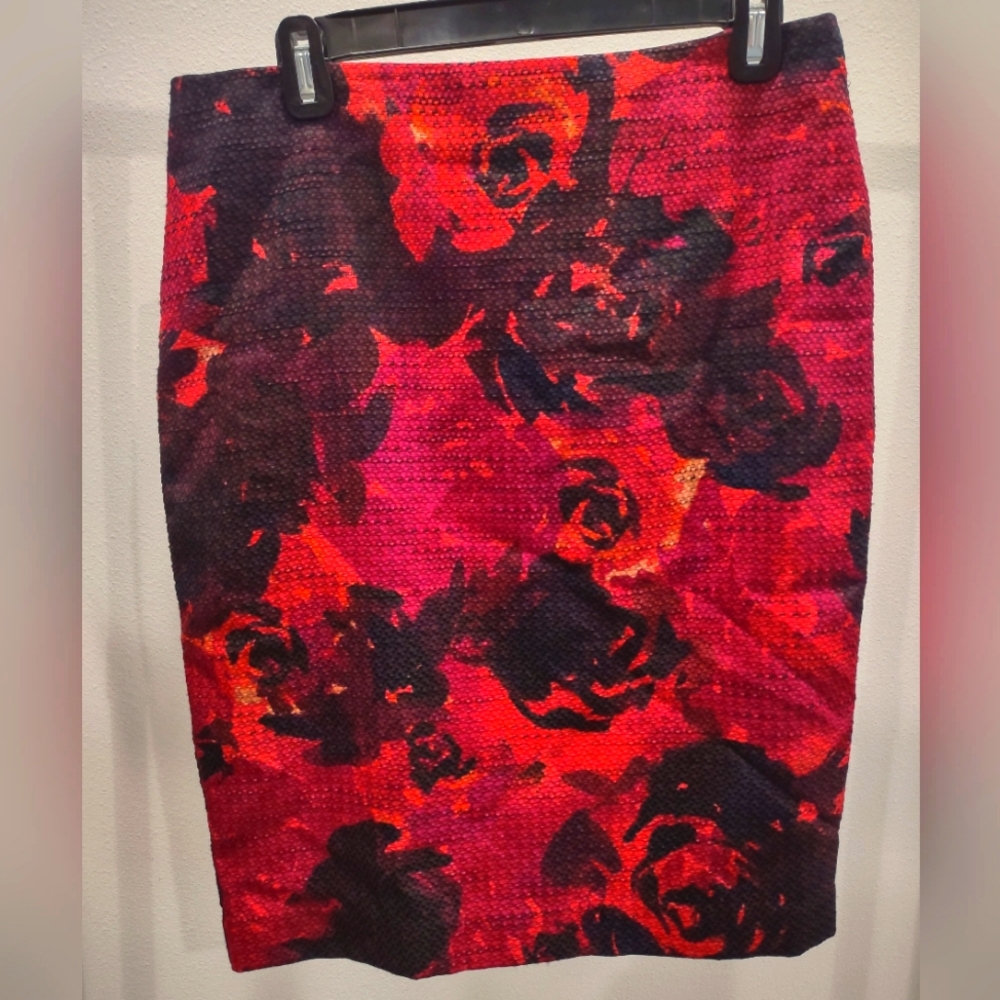 Ann Taylor Pencil Skirt, size 8